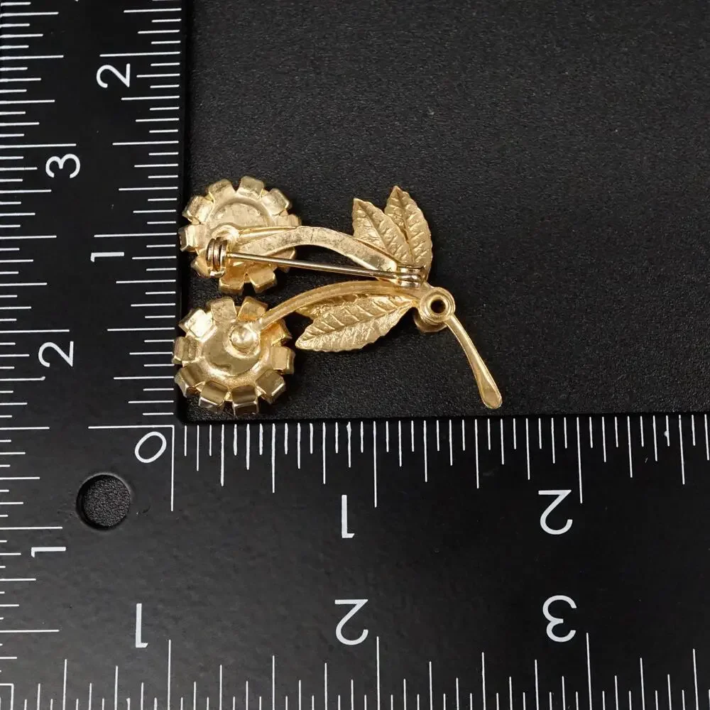 Vintage Floral Rhinestone Brooch Gold Tone Botanical Leaf Pin Cluster Flower